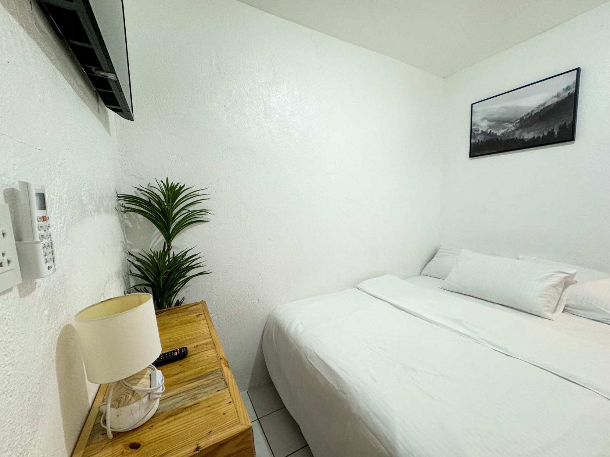 West Coast Beach House Cebu Kültér fotó
